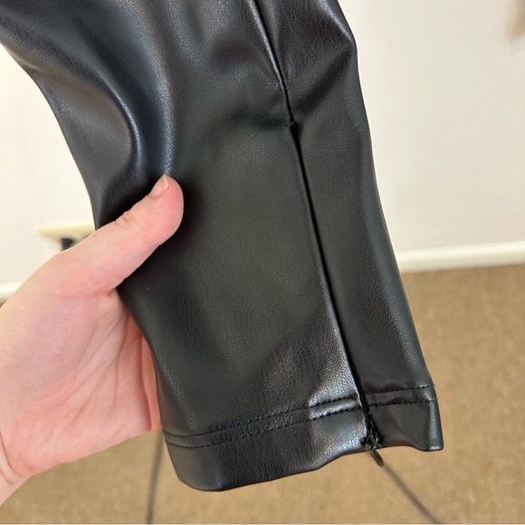 Leau Black Faux Leather Zip Ankle Pants Skinny Fit Size Small - Picture 4 of 6